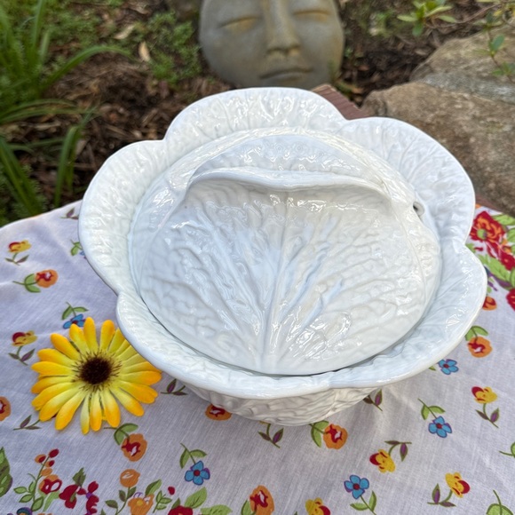 🩷 Cabbage White; Popular Style Ceramic Soup Tureen w/Lid & Ladle; Great Price! - Picture 2 of 13